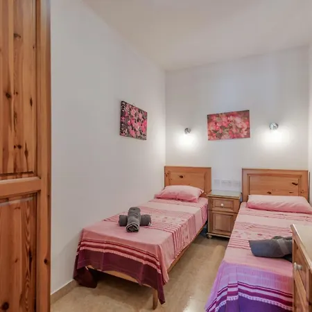 Apartmán Harbour Lights Seafront 2 Bedroom With Panoramic Sea Views - By Getawaysmalta St. Paul's Bay