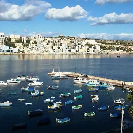 Apartmán Harbour Lights Seafront 2 Bedroom With Panoramic Sea Views - By Getawaysmalta *
