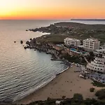 Harbour Lights Seafront 2 Bedroom With Panoramic Sea Views - By Getawaysmalta セント・ポールズ・ベイ