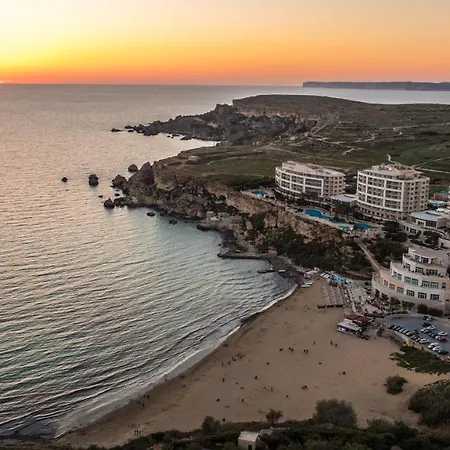 Harbour Lights Seafront With Panoramic Sea Views - By Getawaysmalta סיינט פול ביי