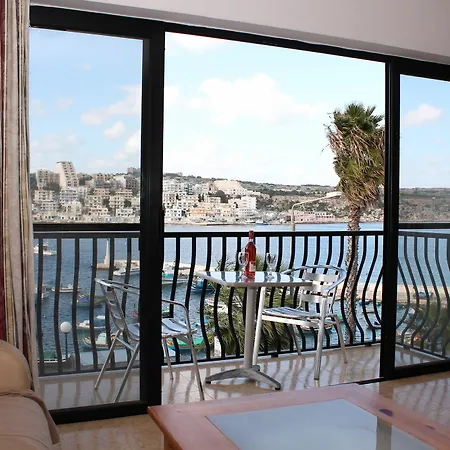 Harbour Lights Seafront Apartments With Panoramic Sea Views - By Getawaysmalta *