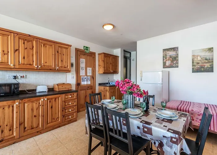 Apartament Harbour Lights Seafront 2 Bedroom With Panoramic Sea Views - By Getawaysmalta